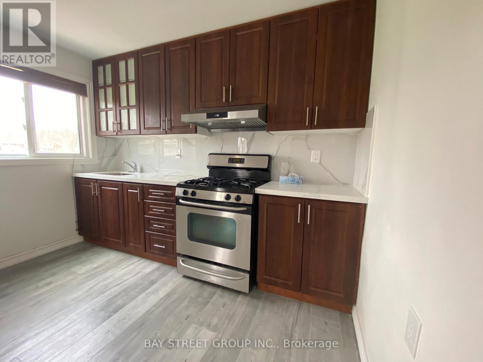 8 Kerwood (Main) Place, Brampton, Ontario  L6Z 1Y1 - Photo 13 - W13038740