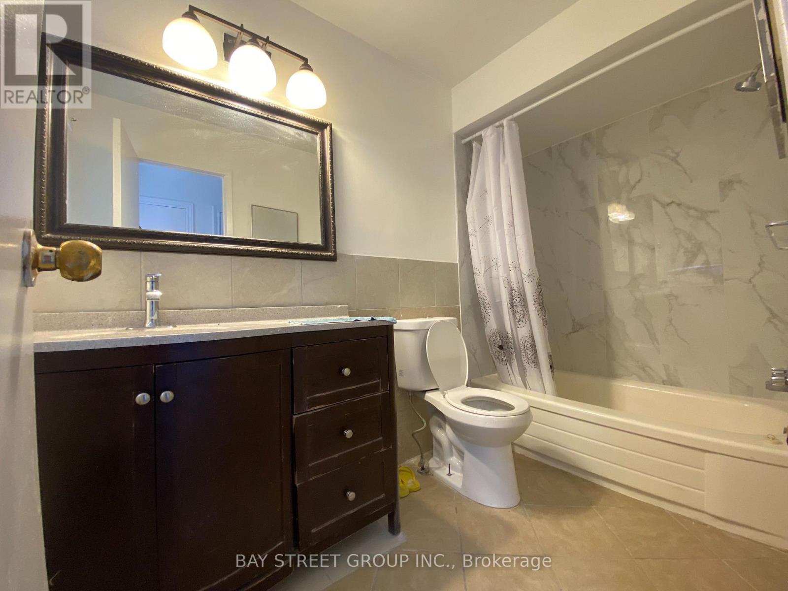 8 Kerwood (Main) Place, Brampton, Ontario  L6Z 1Y1 - Photo 17 - W13038740