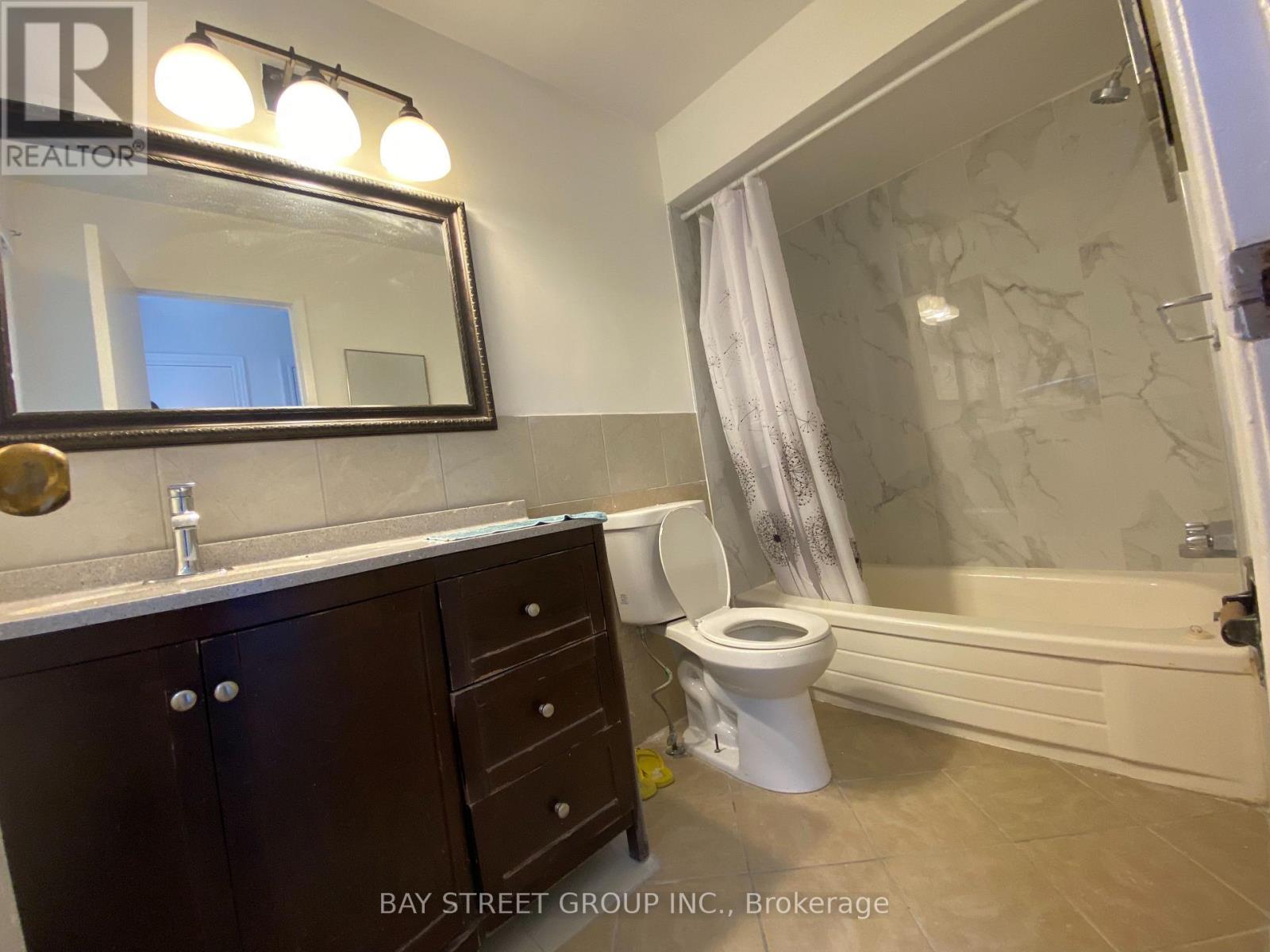 8 Kerwood (Main) Place, Brampton, Ontario  L6Z 1Y1 - Photo 19 - W13038740