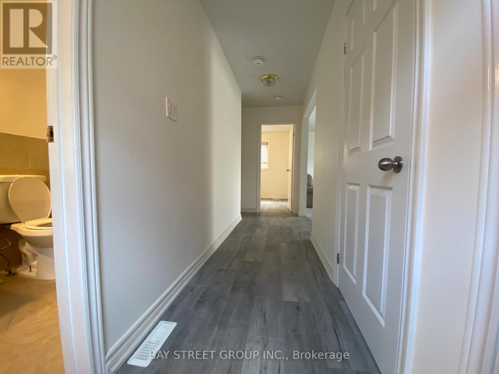 8 Kerwood (Main) Place, Brampton, Ontario  L6Z 1Y1 - Photo 2 - W13038740