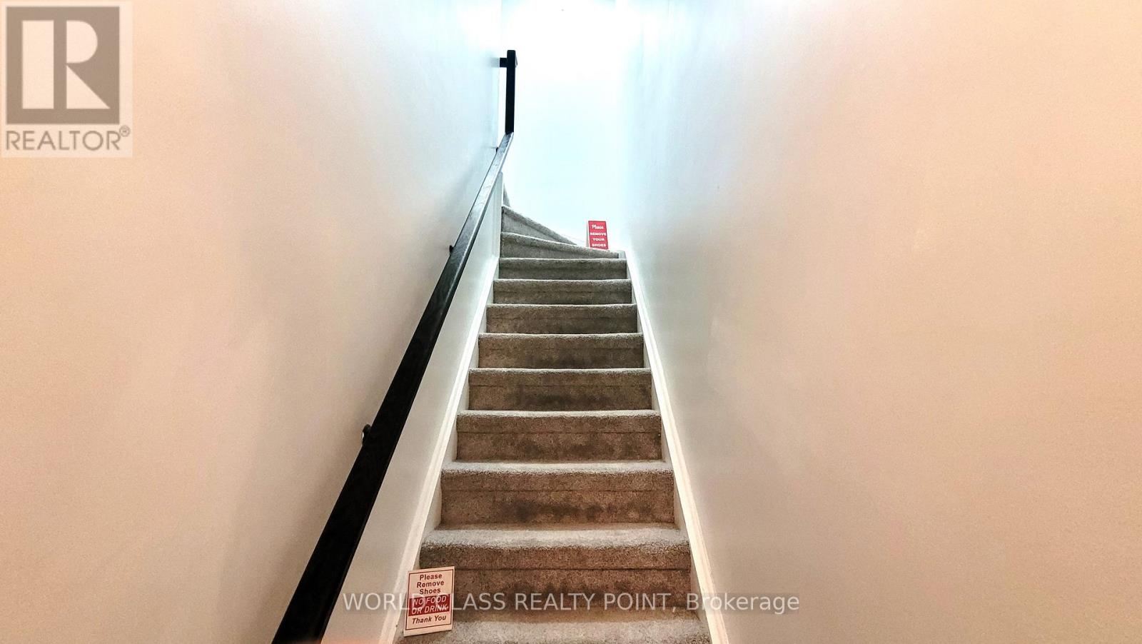 212 - 370 Hopewell Avenue, Toronto, Ontario  M6E 2S2 - Photo 4 - W13038746