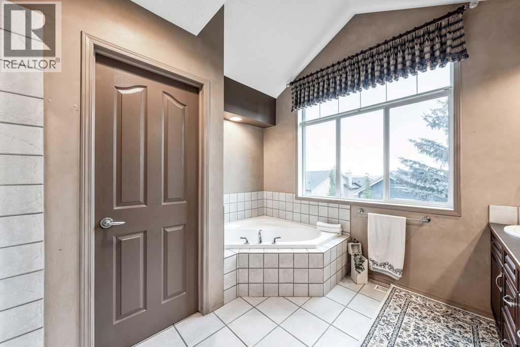 40 Cougar Ridge Heights Sw, Calgary, Alberta  T3H 4X5 - Photo 34 - A2301276