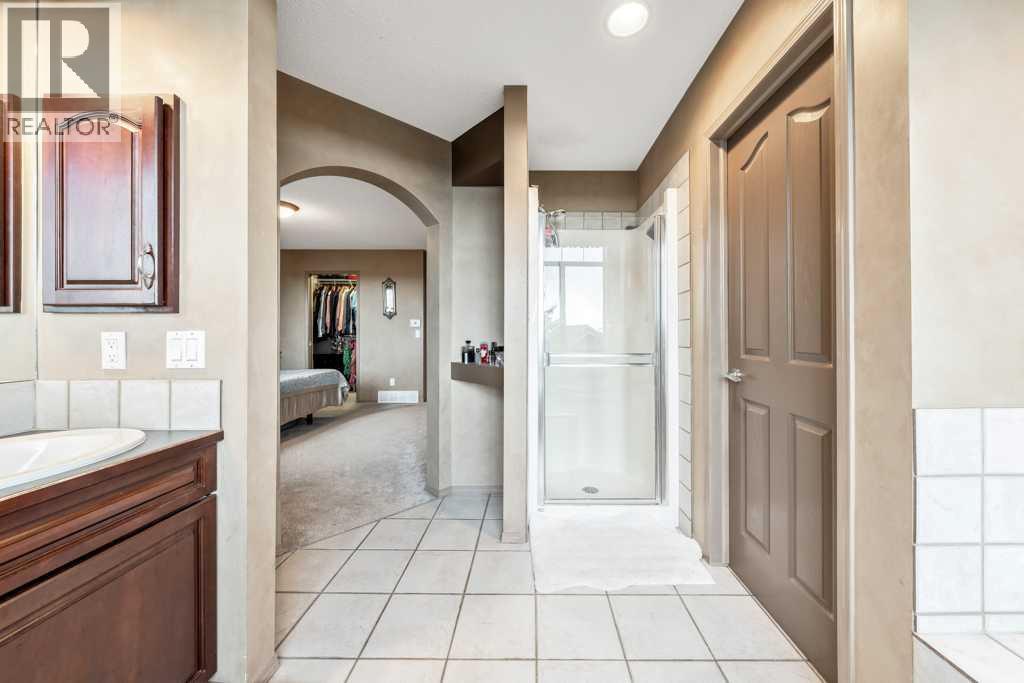 40 Cougar Ridge Heights Sw, Calgary, Alberta  T3H 4X5 - Photo 36 - A2301276