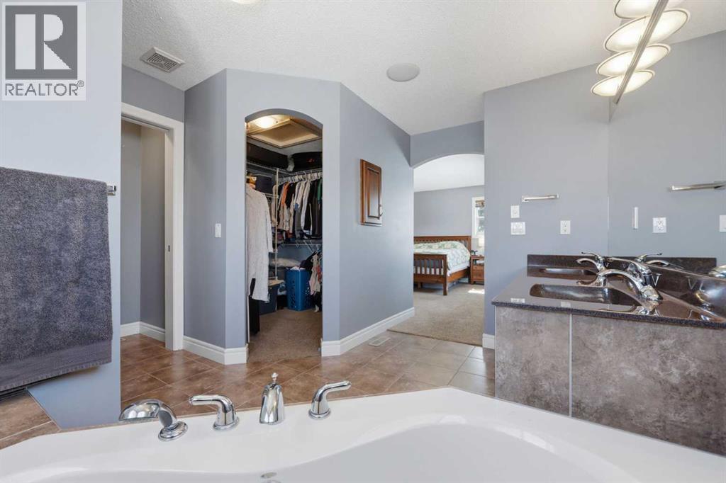 399 Coopers Drive SW, Airdrie, Alberta  T4B 0C8 - Photo 22 - A2301883