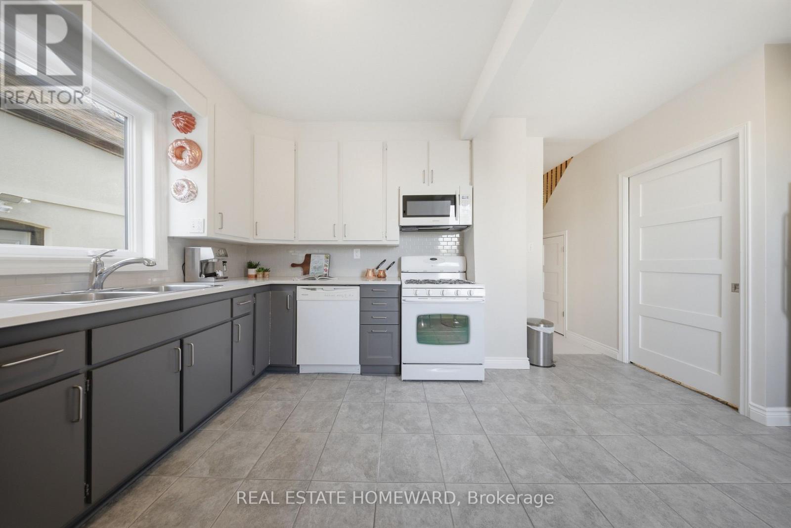 259 Woodmount Avenue E, Toronto, Ontario  M4C 4A2 - Photo 10 - E13038652