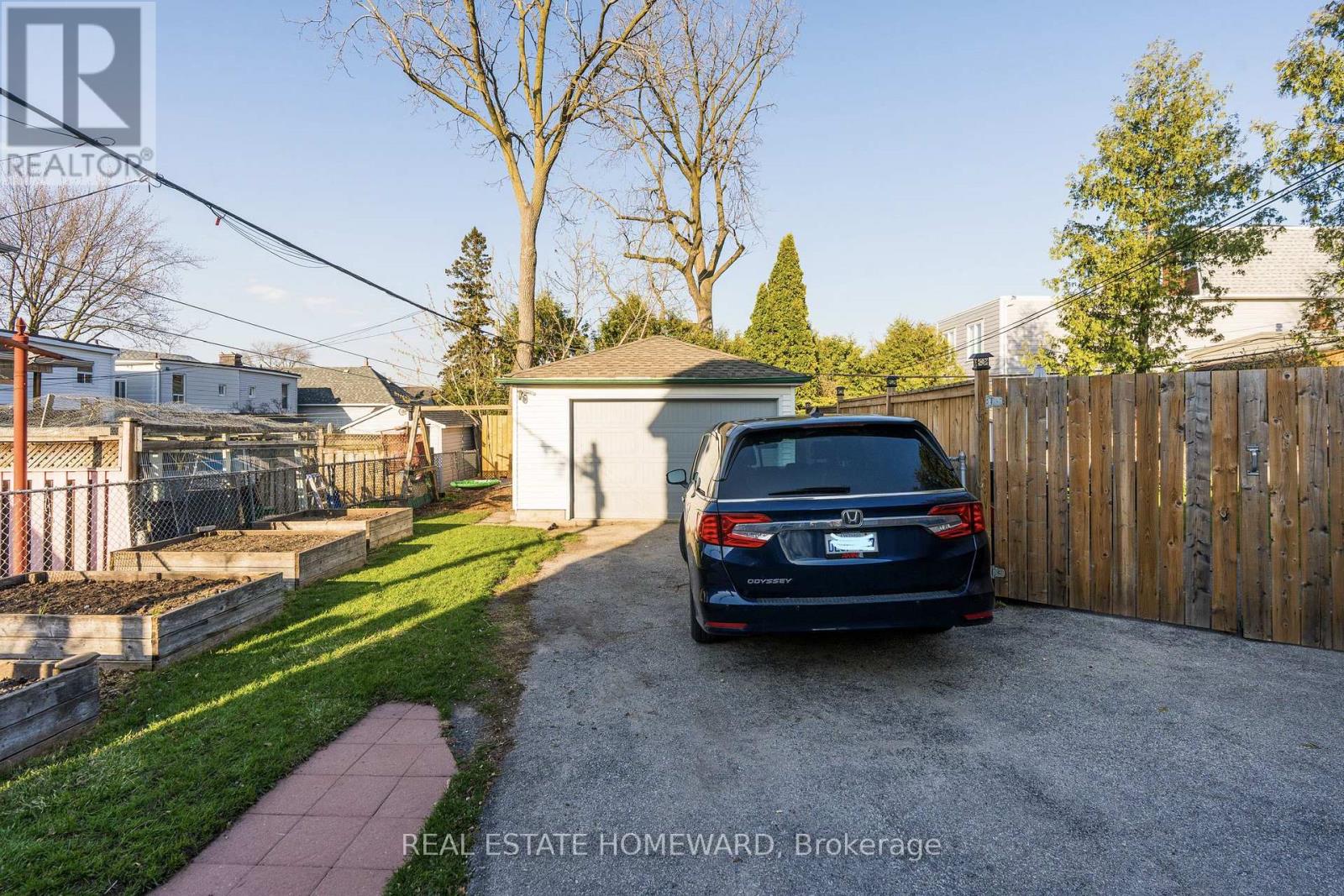 259 Woodmount Avenue E, Toronto, Ontario  M4C 4A2 - Photo 34 - E13038652