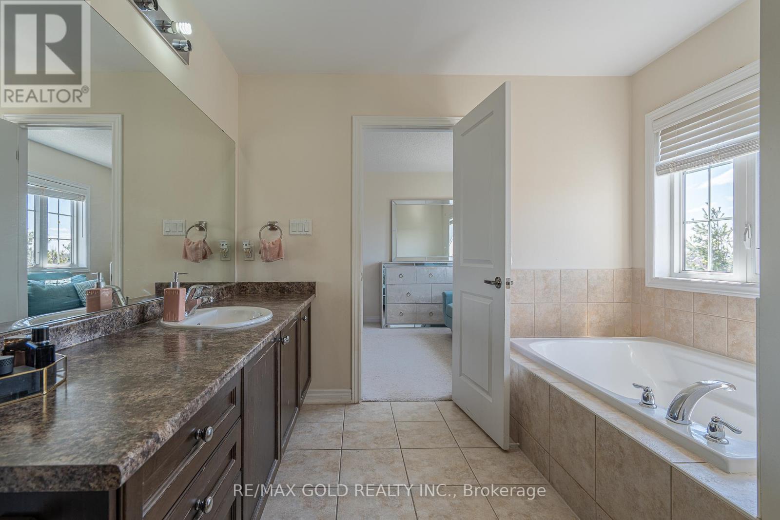 36 Naperton Drive, Brampton, Ontario  L6R 0Z5 - Photo 26 - W12991022