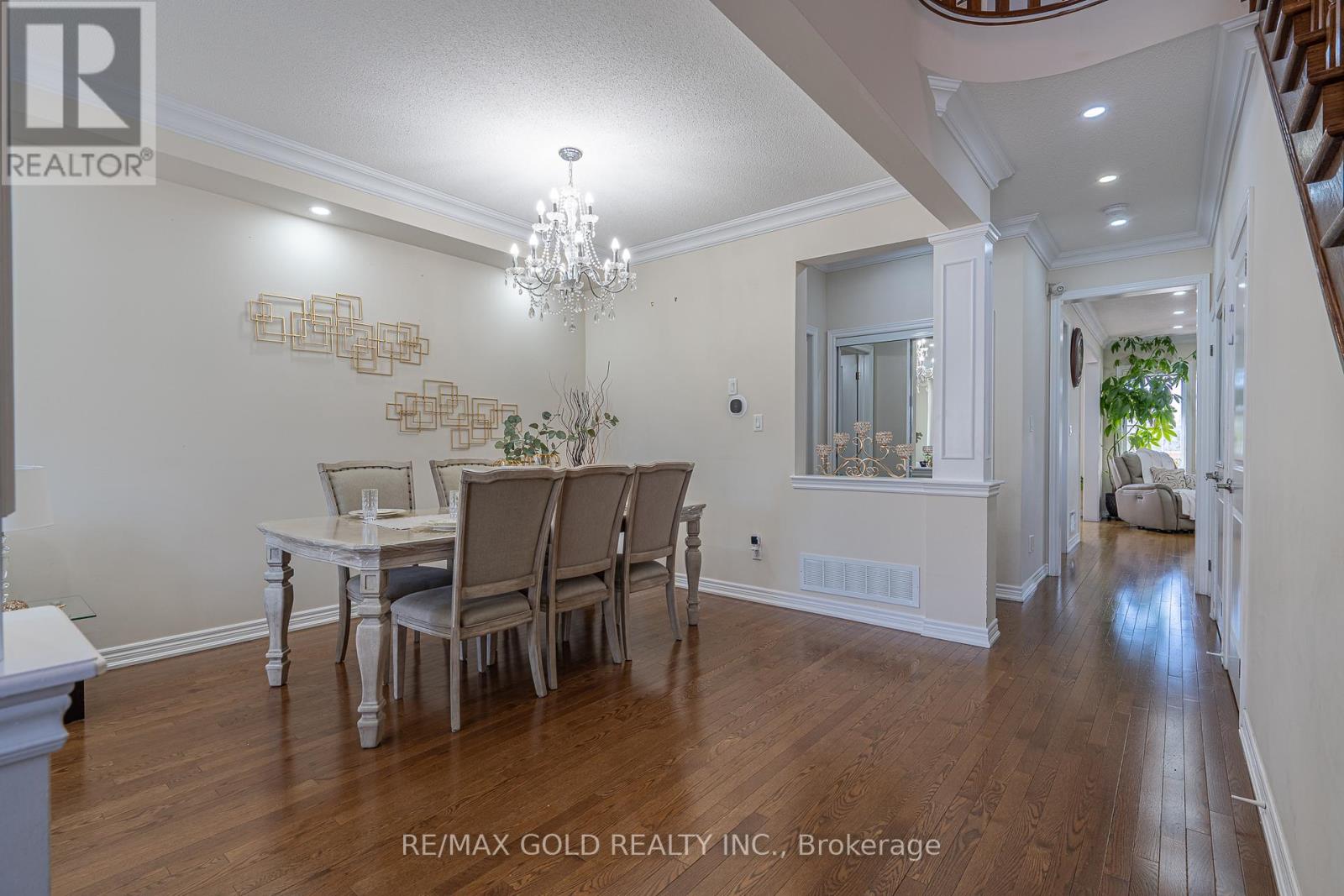 36 Naperton Drive, Brampton, Ontario  L6R 0Z5 - Photo 7 - W12991022