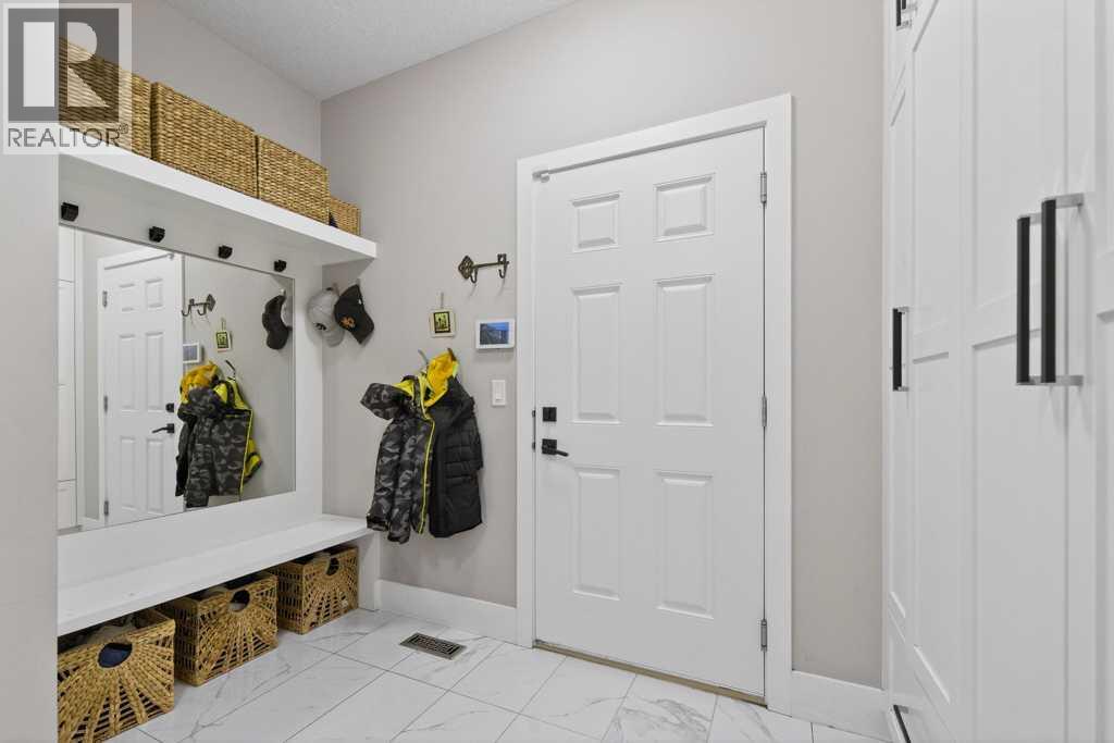 105 Westpoint Way SW, Calgary, Alberta  T3H 2A5 - Photo 17 - A2295884