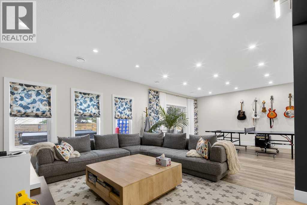 105 Westpoint Way SW, Calgary, Alberta  T3H 2A5 - Photo 39 - A2295884