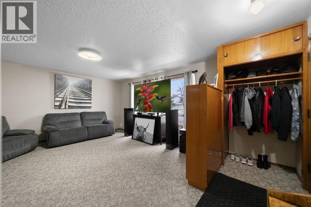 5205 56 Street, Camrose, Alberta  T4V 2E2 - Photo 6 - A2293537