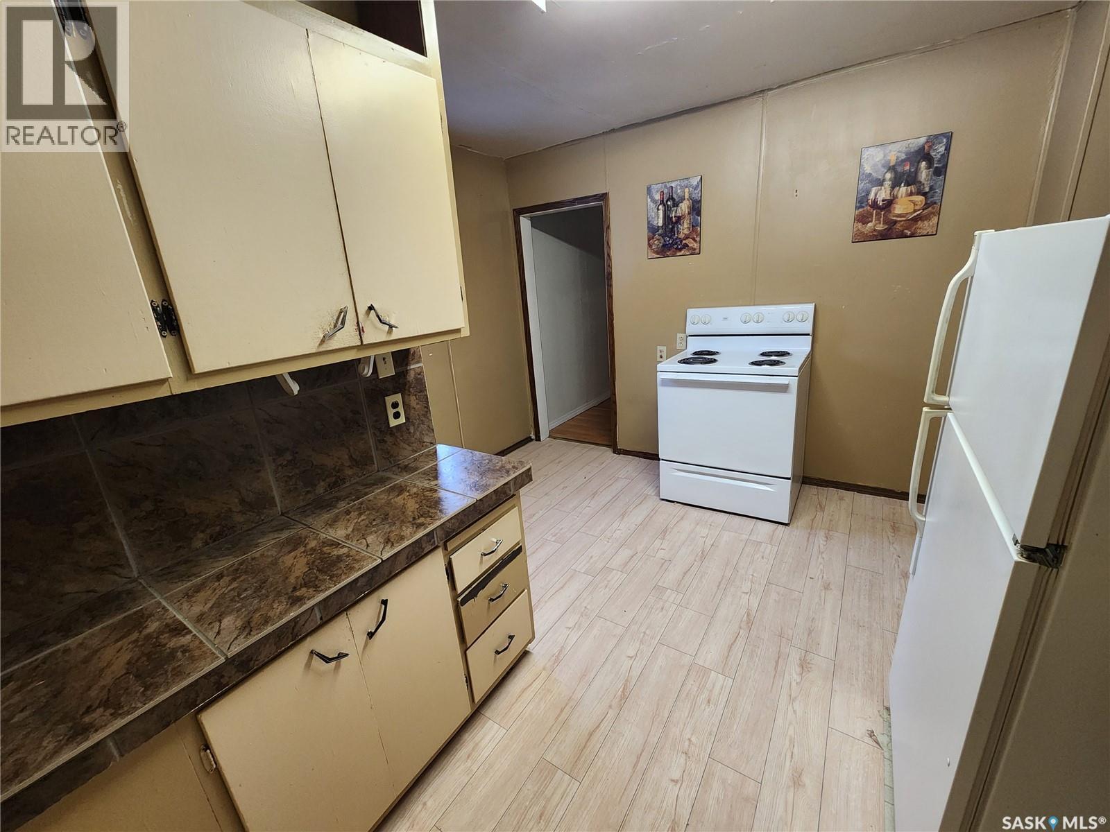 508 1st Avenue E, Lampman, Saskatchewan  S0C 1N0 - Photo 13 - SK025601