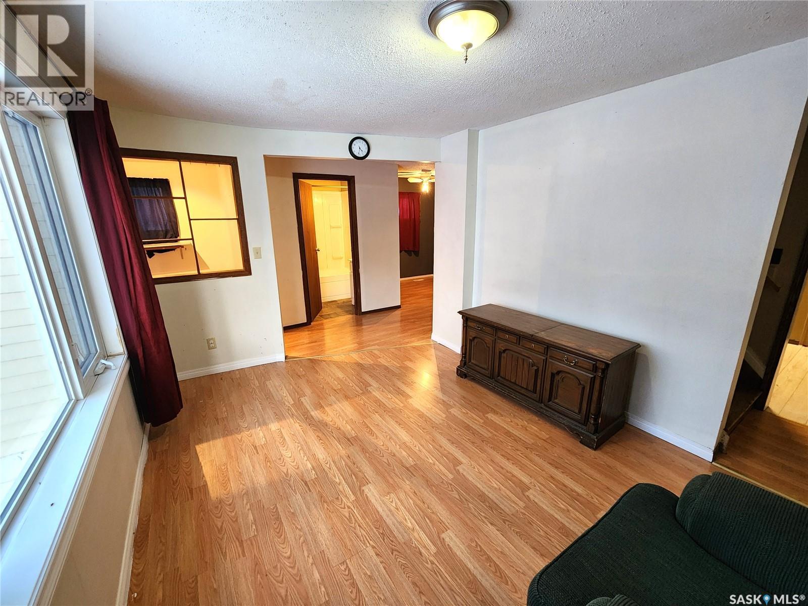 508 1st Avenue E, Lampman, Saskatchewan  S0C 1N0 - Photo 6 - SK025601