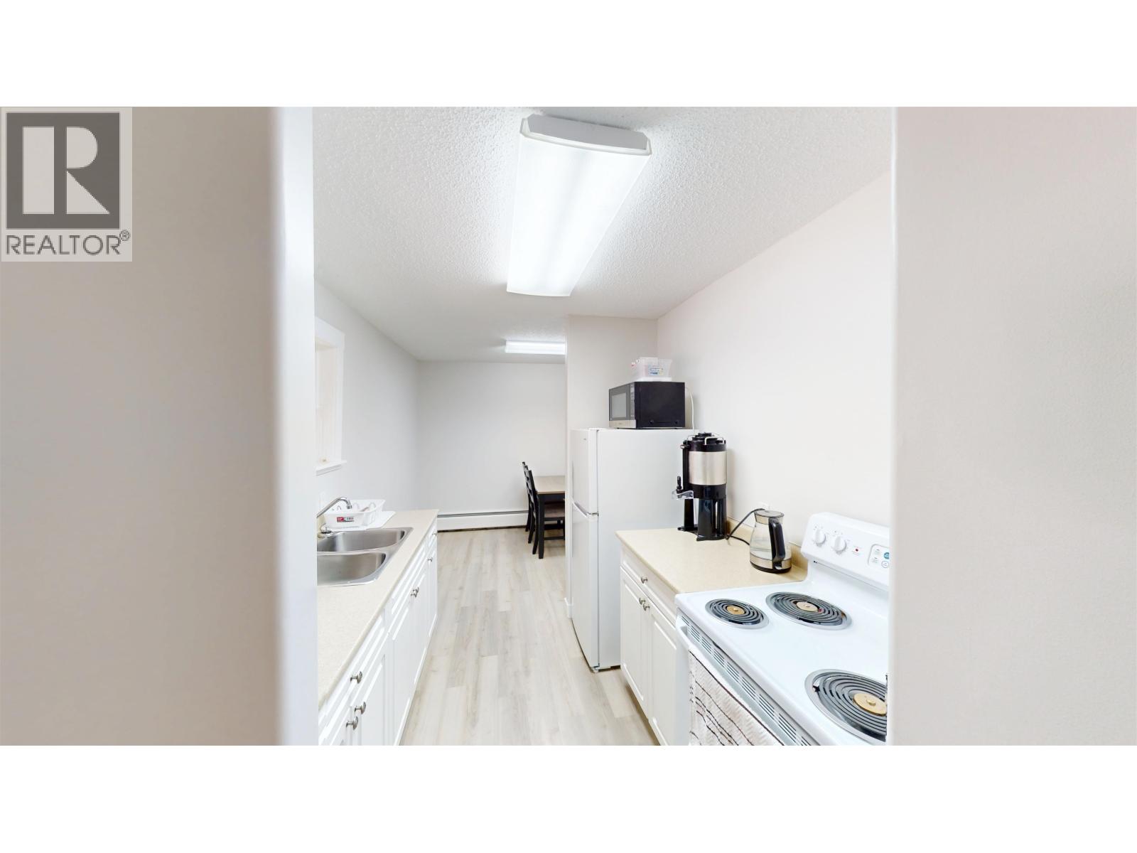 8903 100 Avenue, Fort St. John, British Columbia  V1J 1X3 - Photo 8 - C8078099