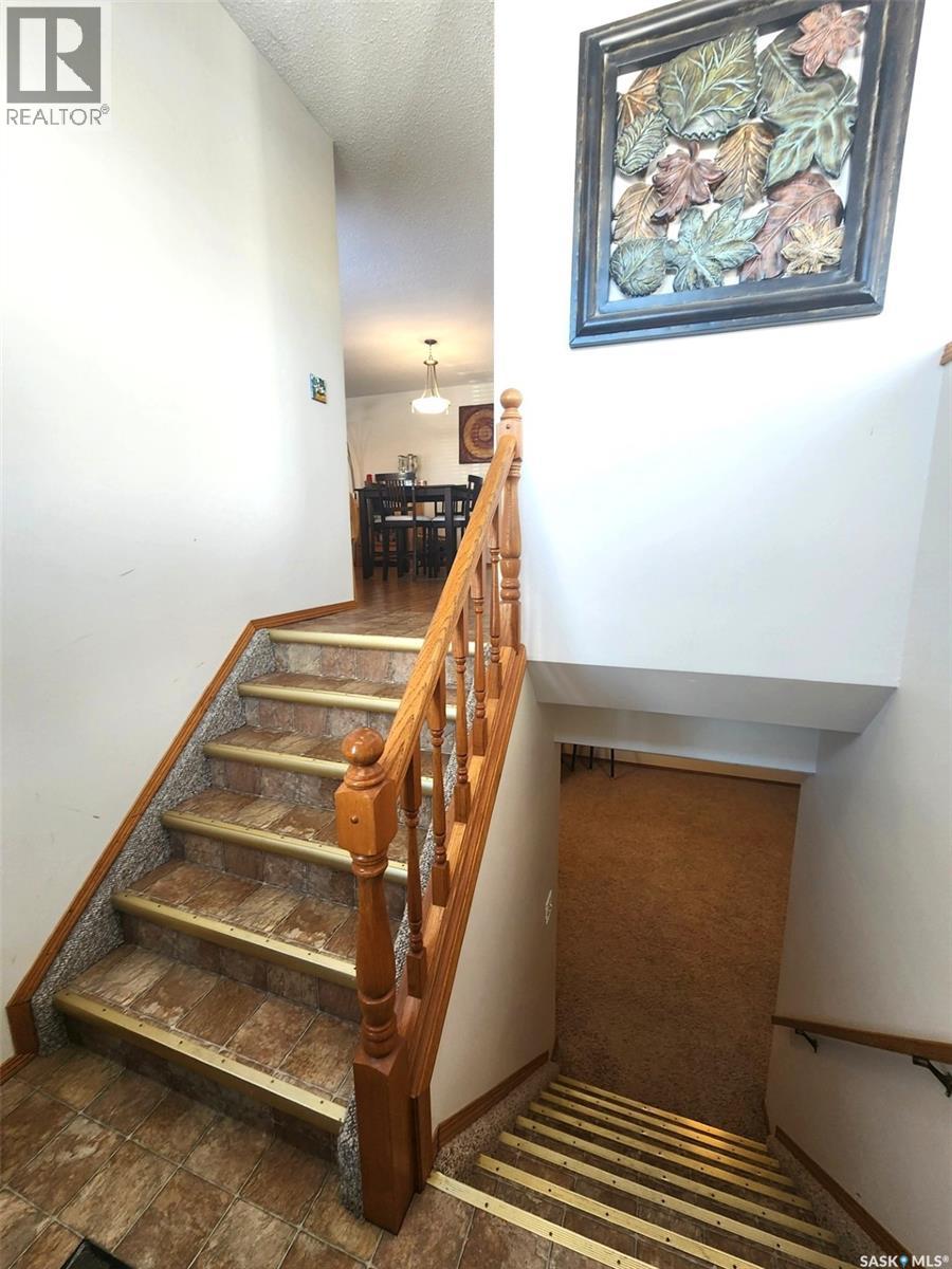 115 Carson Bay, Lampman, Saskatchewan  S0C 1N0 - Photo 2 - SK029725