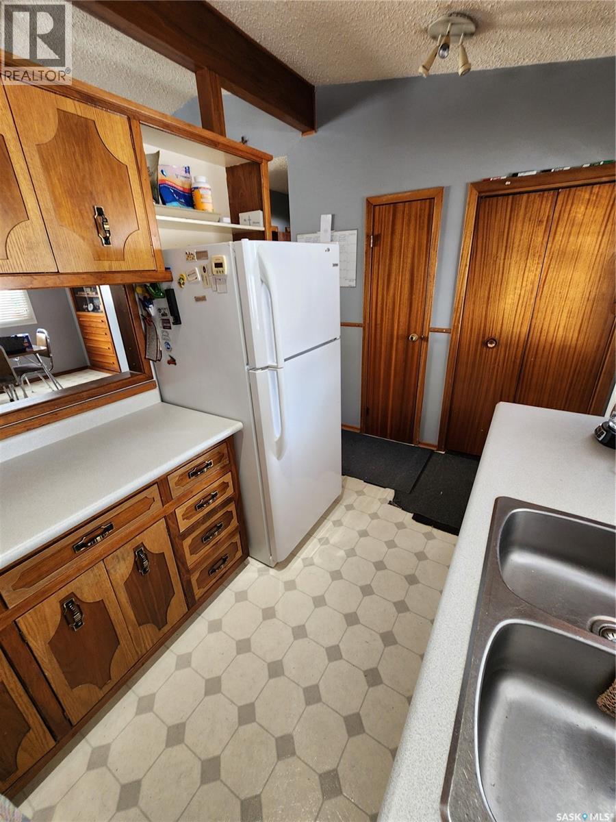 304 Second Avenue E, Lampman, Saskatchewan  S0C 1N0 - Photo 21 - SK030695