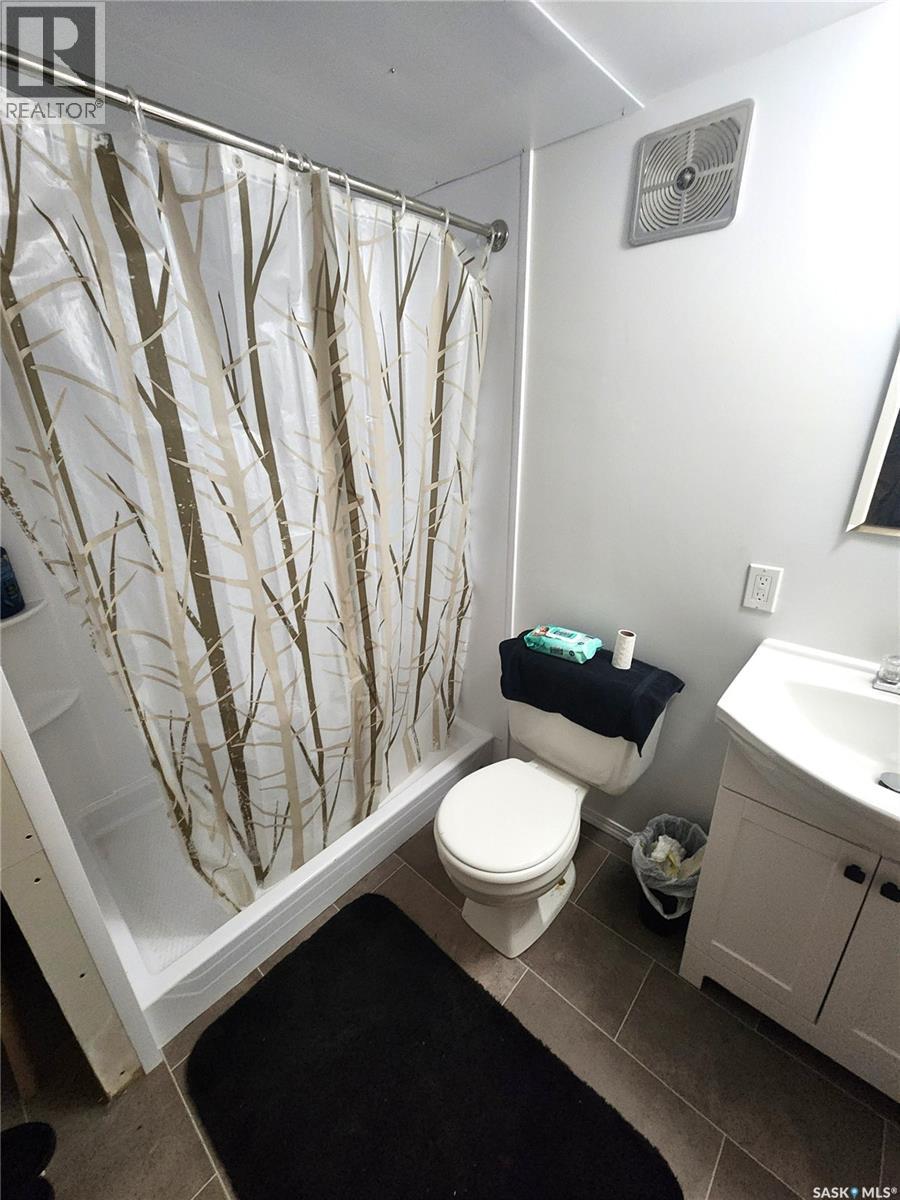 304 Second Avenue E, Lampman, Saskatchewan  S0C 1N0 - Photo 29 - SK030695