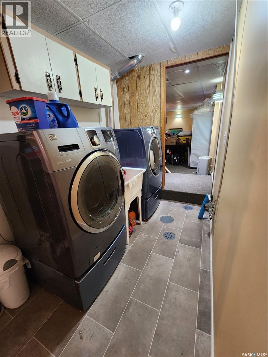 304 Second Avenue E, Lampman, Saskatchewan  S0C 1N0 - Photo 33 - SK030695