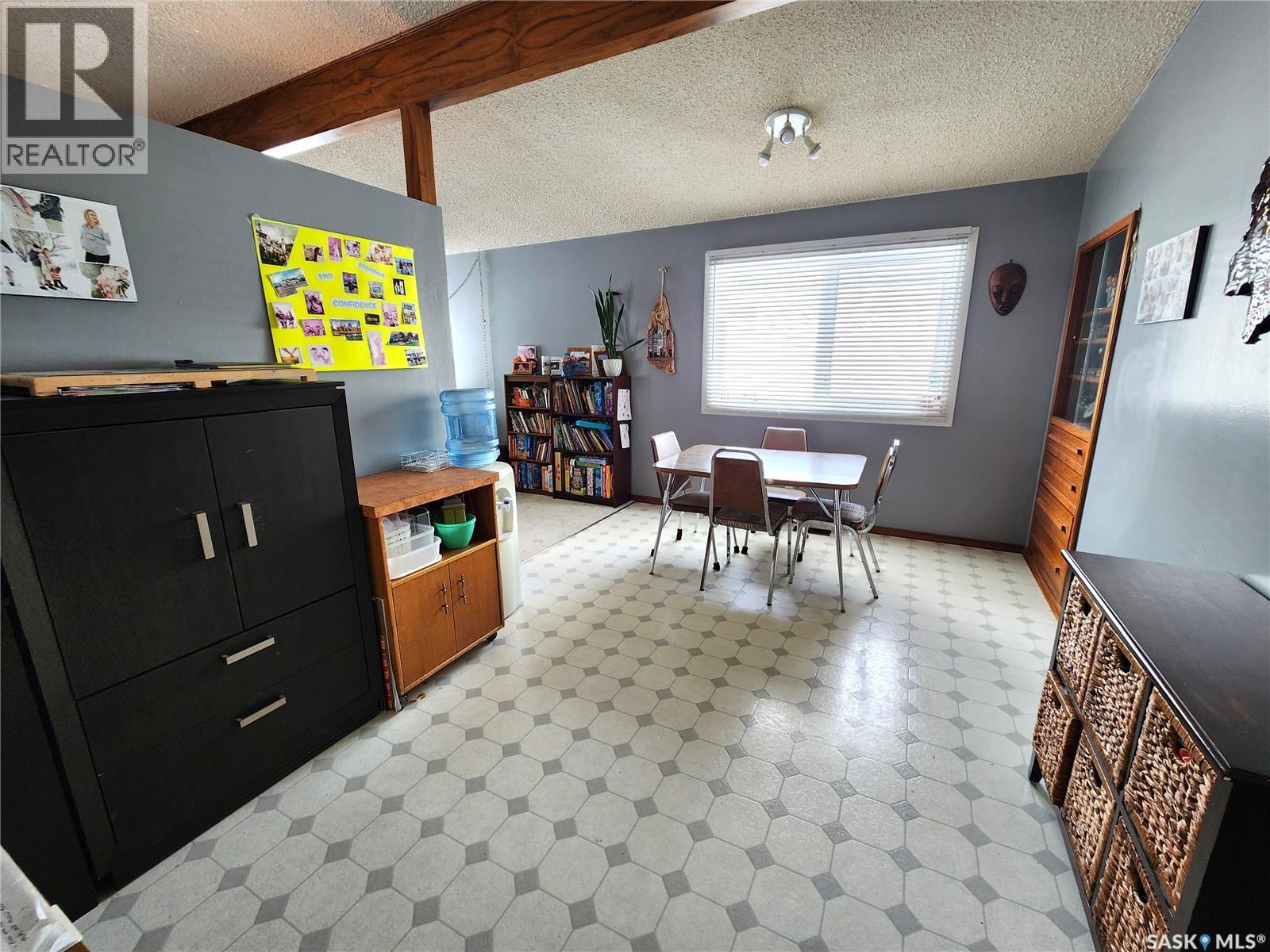 304 Second Avenue E, Lampman, Saskatchewan  S0C 1N0 - Photo 15 - SK030695