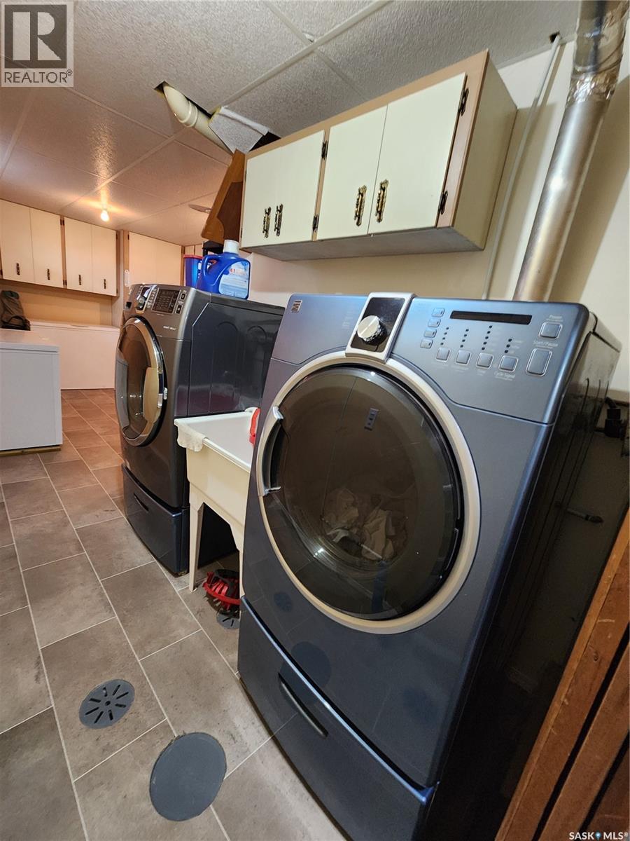 304 Second Avenue E, Lampman, Saskatchewan  S0C 1N0 - Photo 30 - SK030695