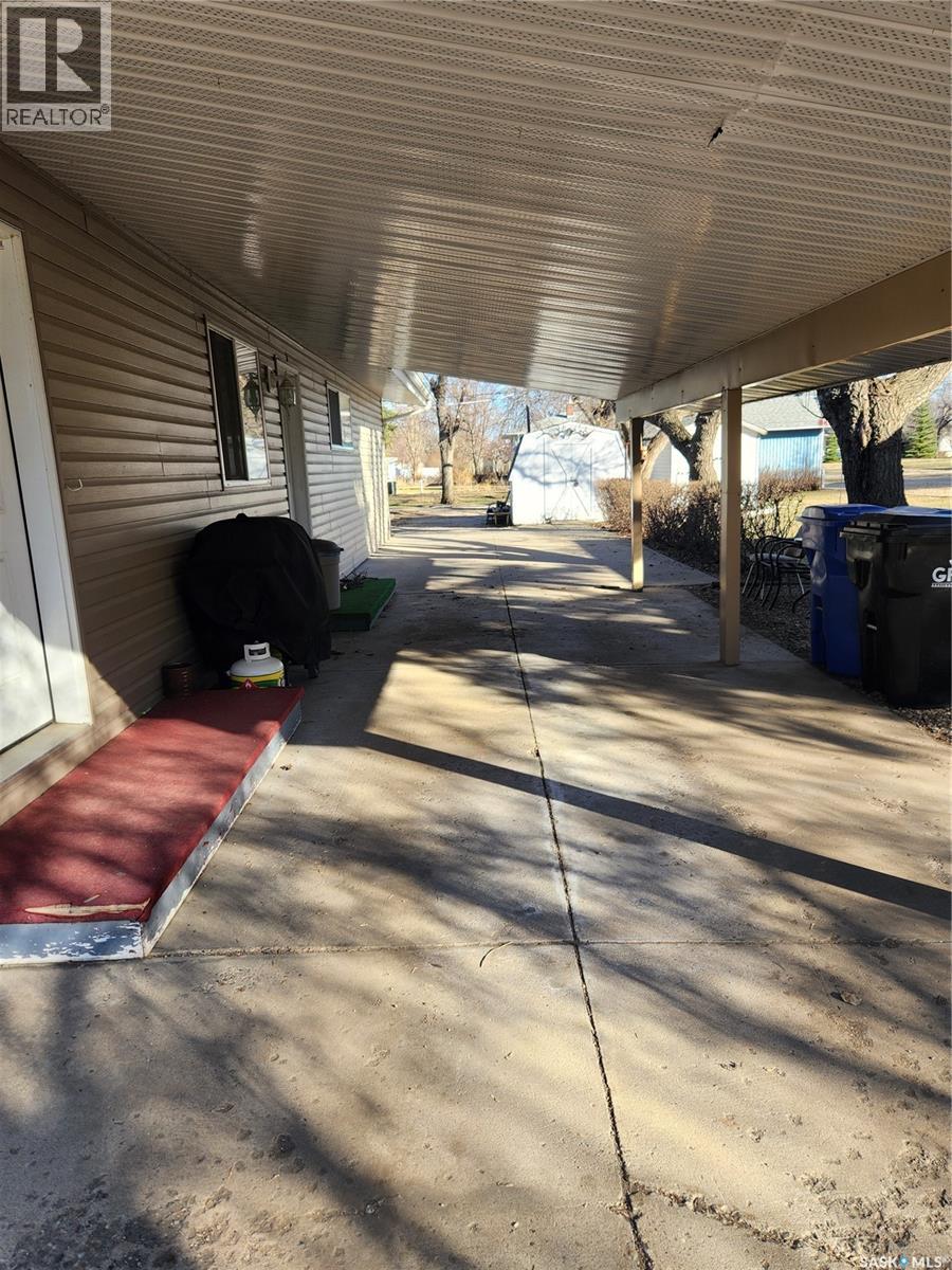 304 Second Avenue E, Lampman, Saskatchewan  S0C 1N0 - Photo 46 - SK030695