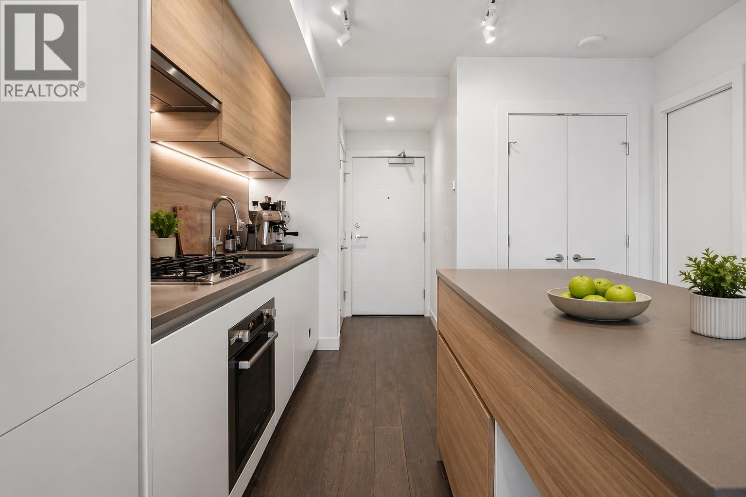 2601 652 WHITING WAY, Coquitlam, British Columbia