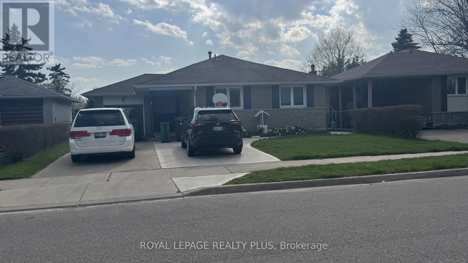 34 HASLEMERE AVENUE, Brampton, Ontario