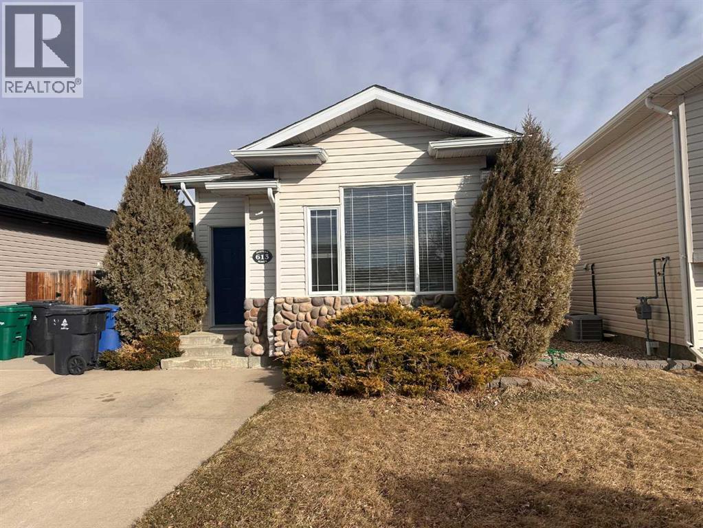 613 Squamish Lane W, Lethbridge, Alberta  T1K 7W7 - Photo 1 - A2289979