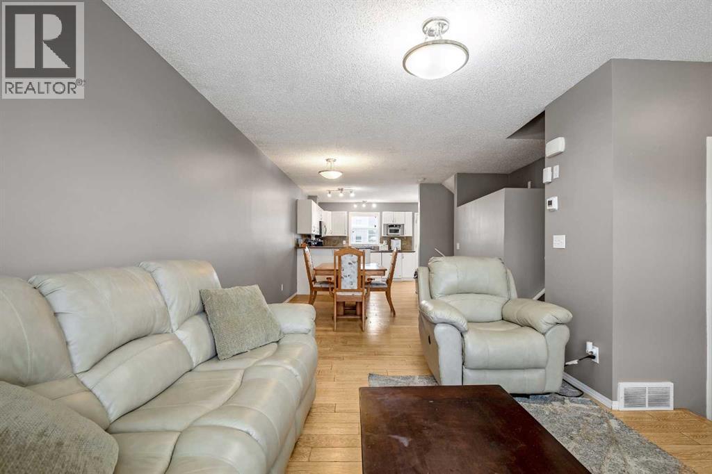 806 Prairie Sound Circle NW, High River, Alberta  T1V 2A4 - Photo 4 - A2304358