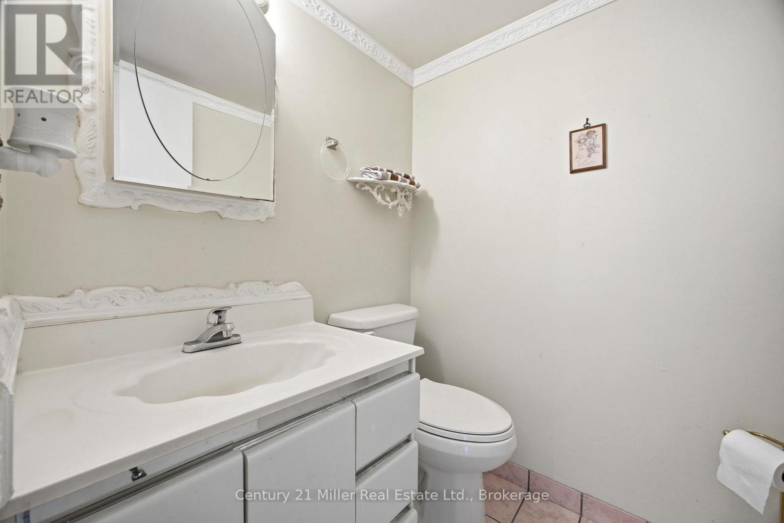 3845 Lakeshore Boulevard W, Toronto, Ontario  M8W 4Y3 - Photo 22 - W13038800