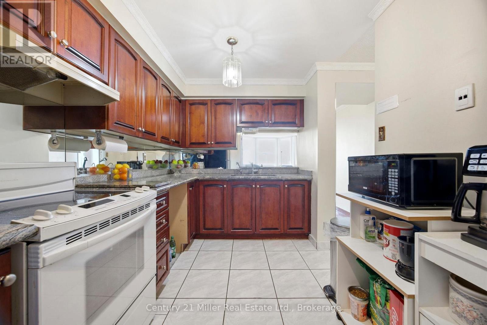 3845 Lakeshore Boulevard W, Toronto, Ontario  M8W 4Y3 - Photo 9 - W13038800