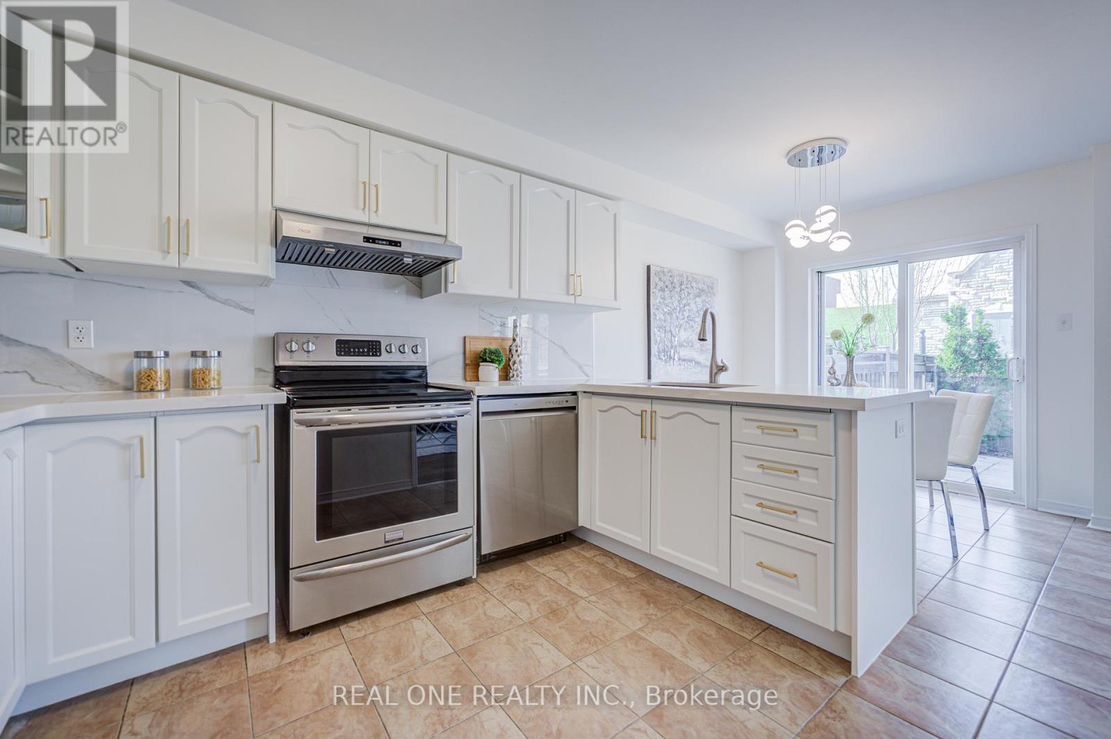 65 Westcliffe Crescent, Richmond Hill, Ontario  L4E 0S5 - Photo 21 - N13038810