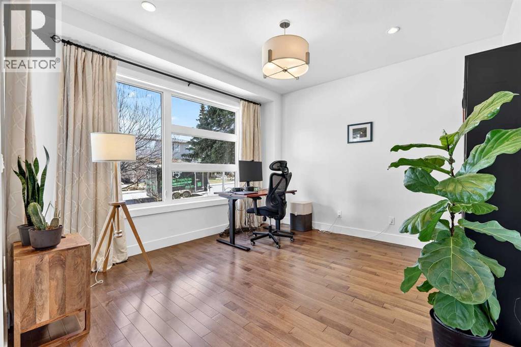 2005 32 Street SW, Calgary, Alberta  T3E 2R2 - Photo 2 - A2303916