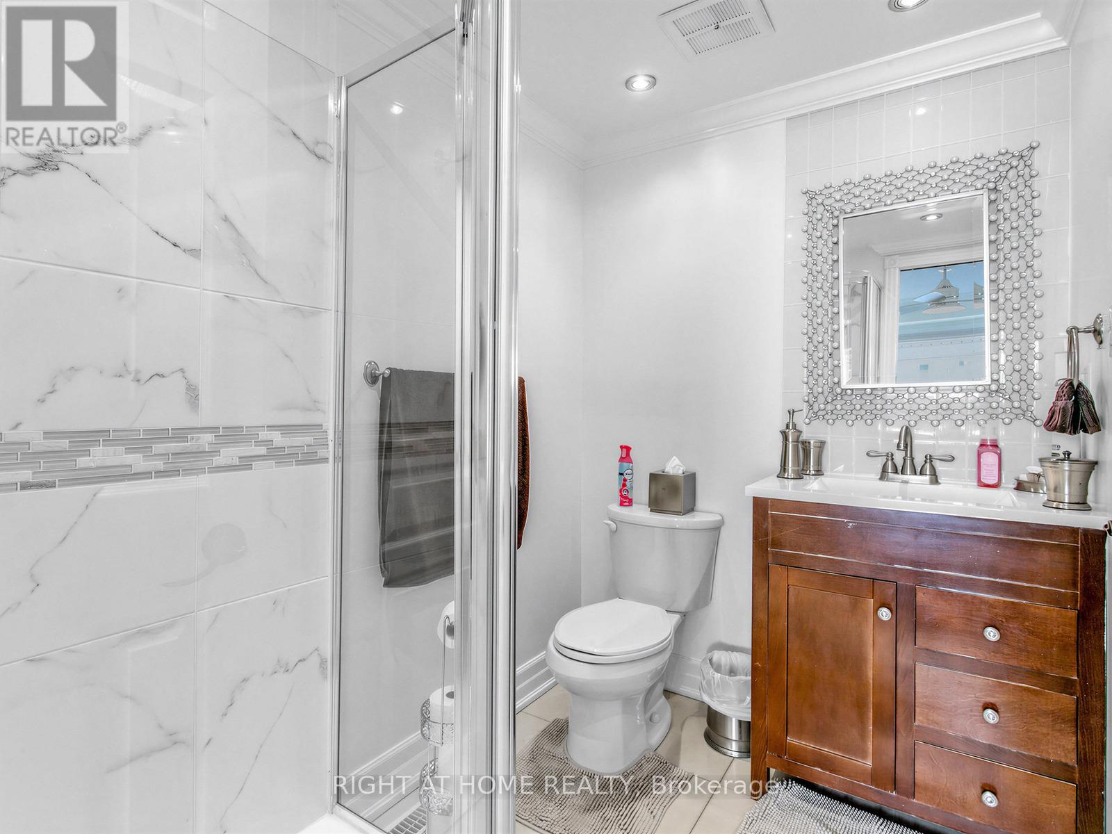 137 Beech Street, Brampton, Ontario  L6V 2Z2 - Photo 13 - W13038820