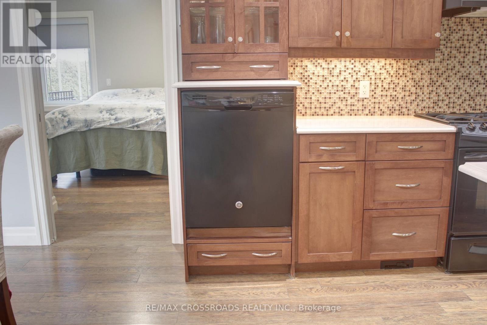 8 Green Arbour Way, Kawartha Lakes, Ontario  K9V 0E6 - Photo 9 - X13038794