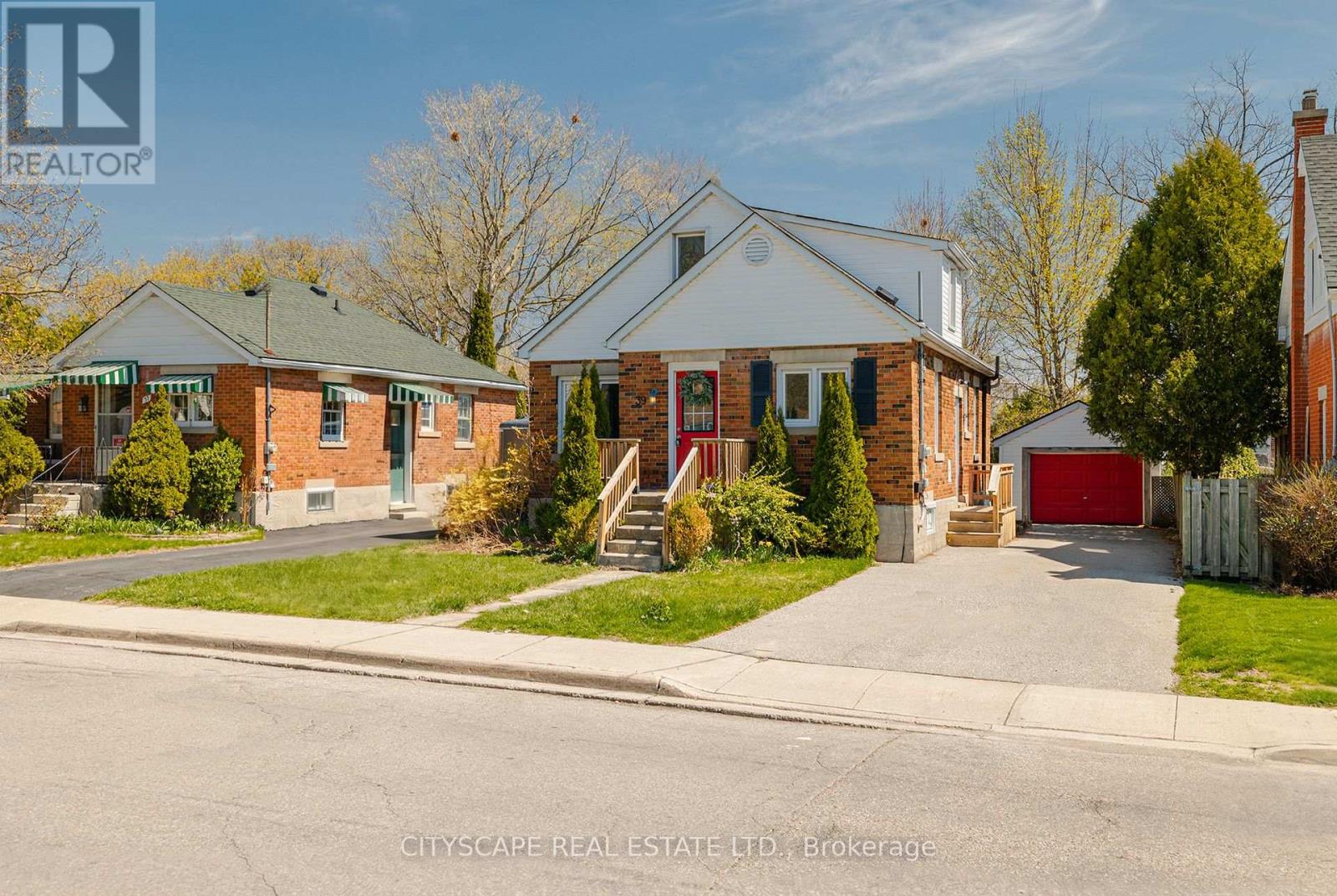 39 Glenmorris Street, Cambridge, Ontario  N1S 2Y1 - Photo 2 - X13038812