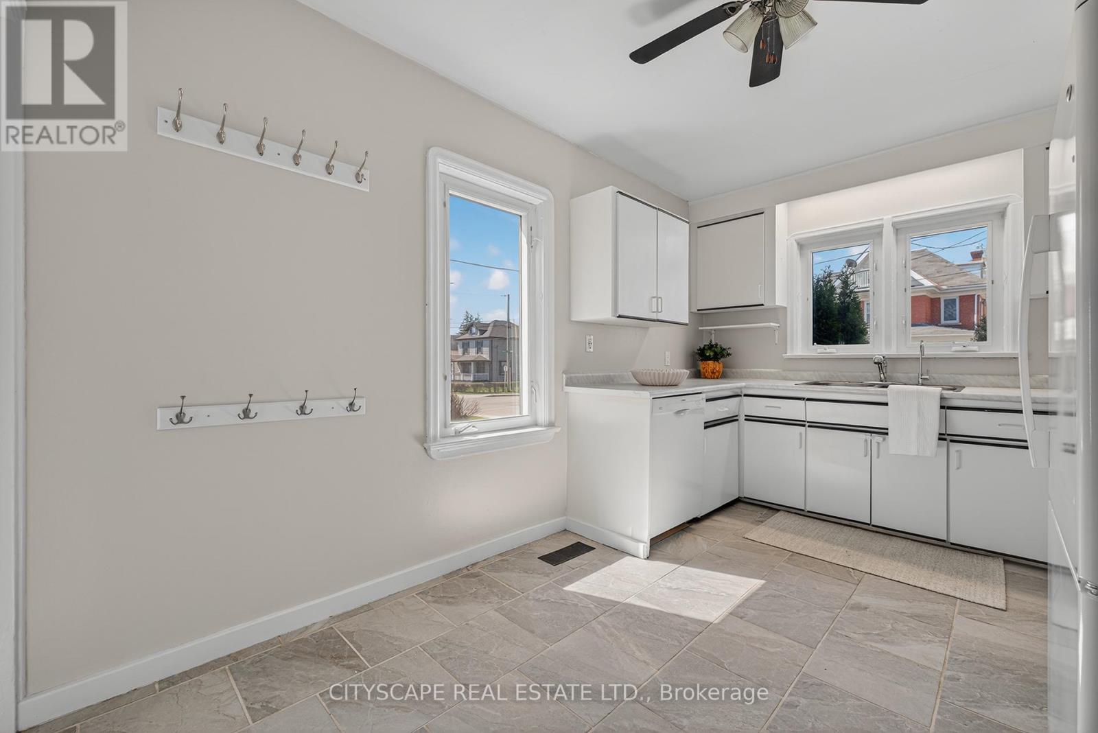 39 Glenmorris Street, Cambridge, Ontario  N1S 2Y1 - Photo 6 - X13038812