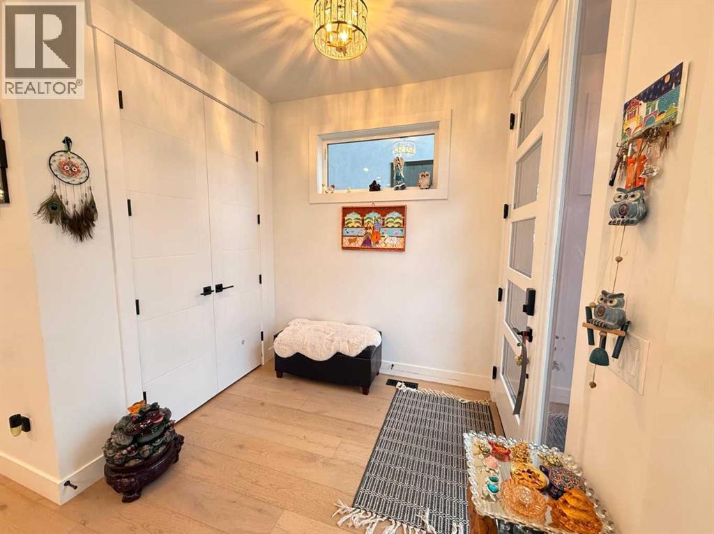 103 Hartford Road NW, Calgary, Alberta  T2K 2A7 - Photo 2 - A2282978