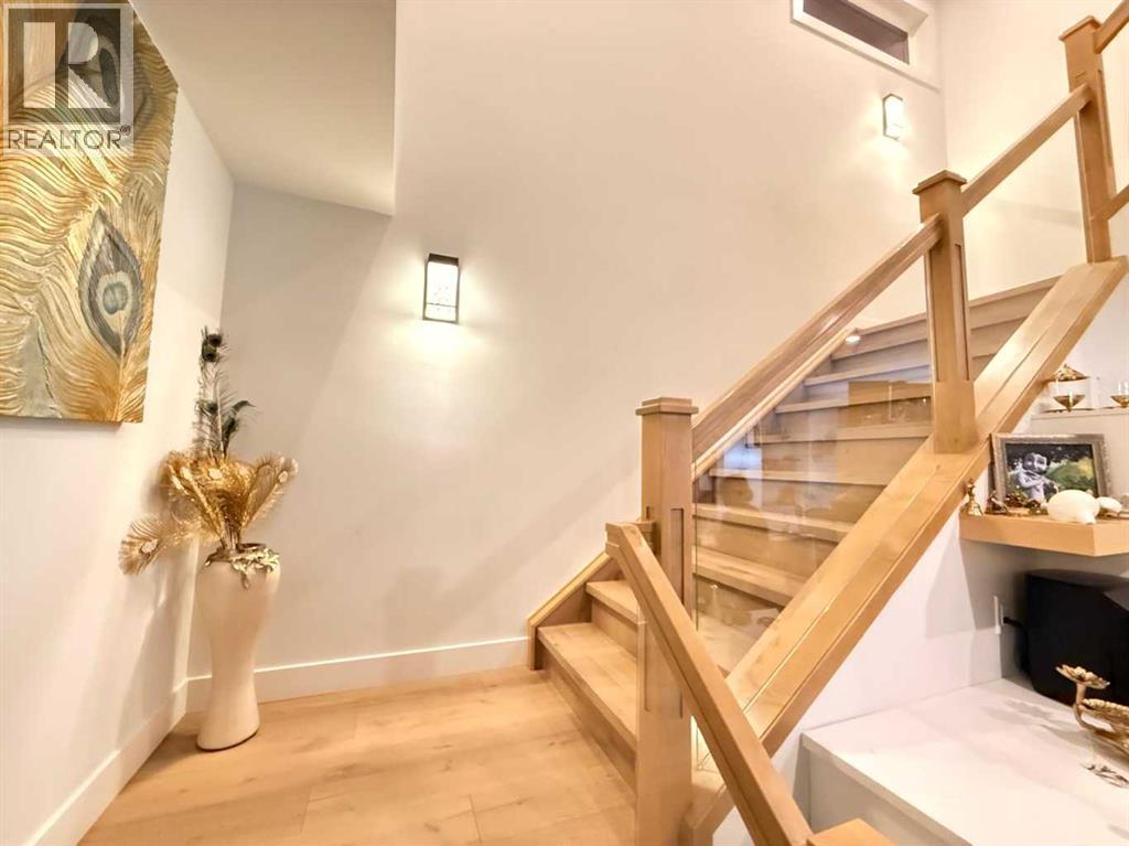 103 Hartford Road NW, Calgary, Alberta  T2K 2A7 - Photo 8 - A2282978