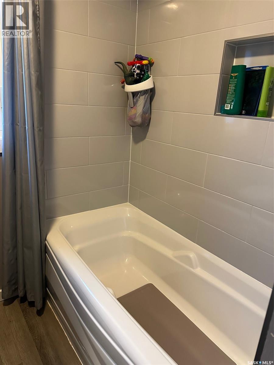 429 Third Street, Estevan, Saskatchewan  S4A 0P1 - Photo 14 - SK033839