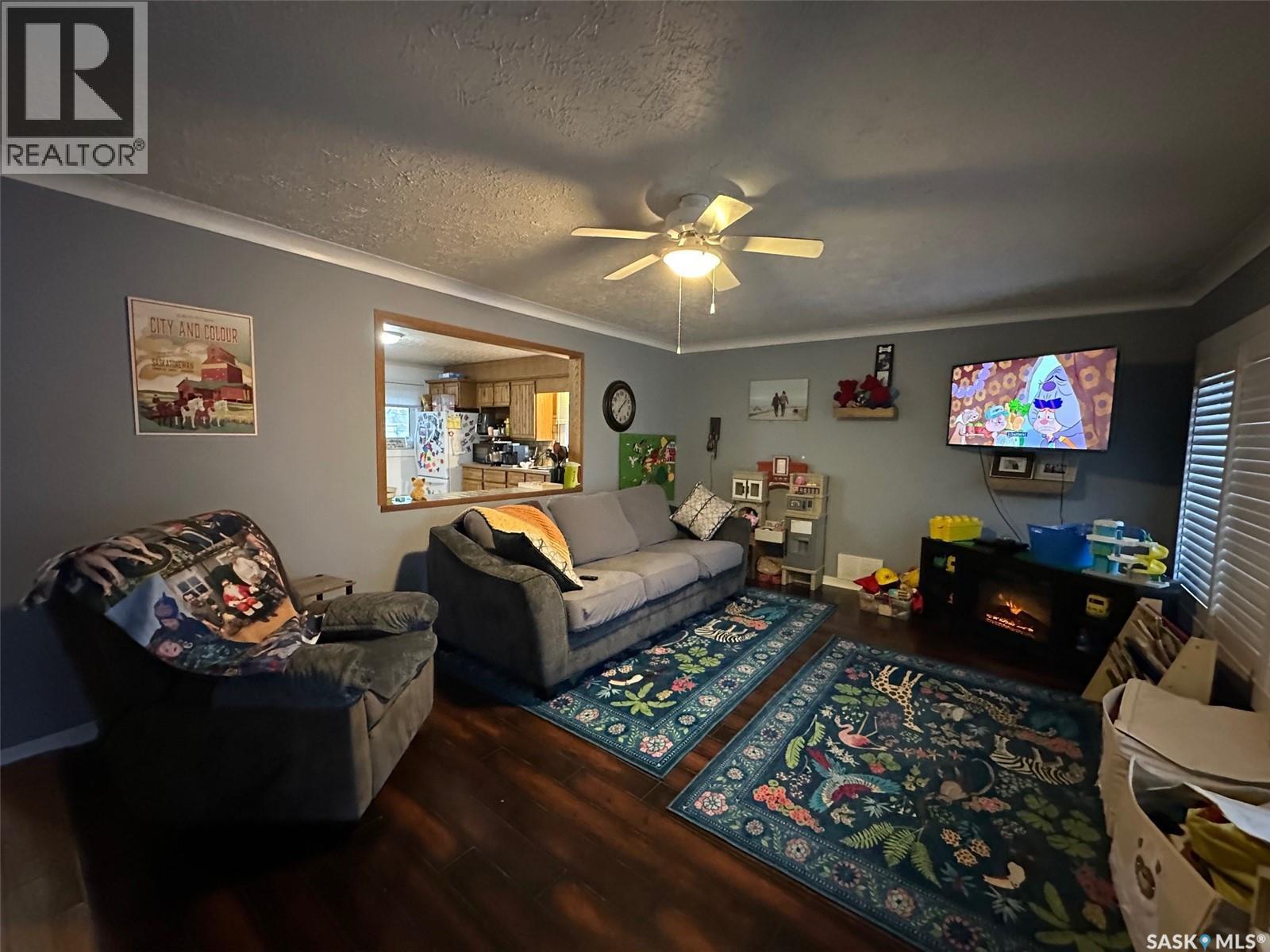 429 Third Street, Estevan, Saskatchewan  S4A 0P1 - Photo 3 - SK033839