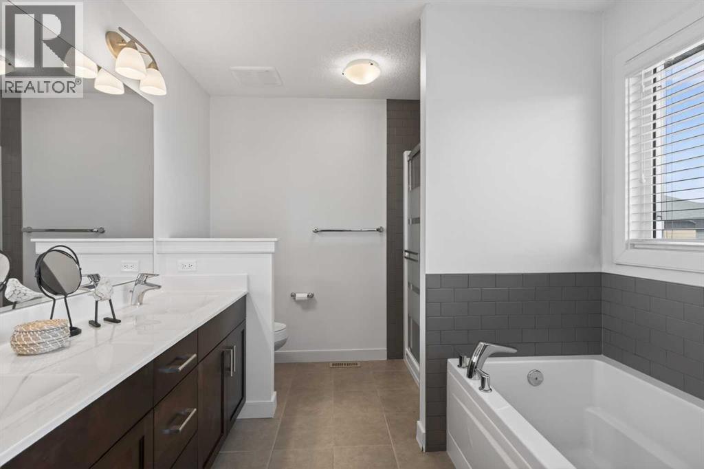 131 Ravenscroft Close SE, Airdrie, Alberta  T4A 0M1 - Photo 28 - A2303616