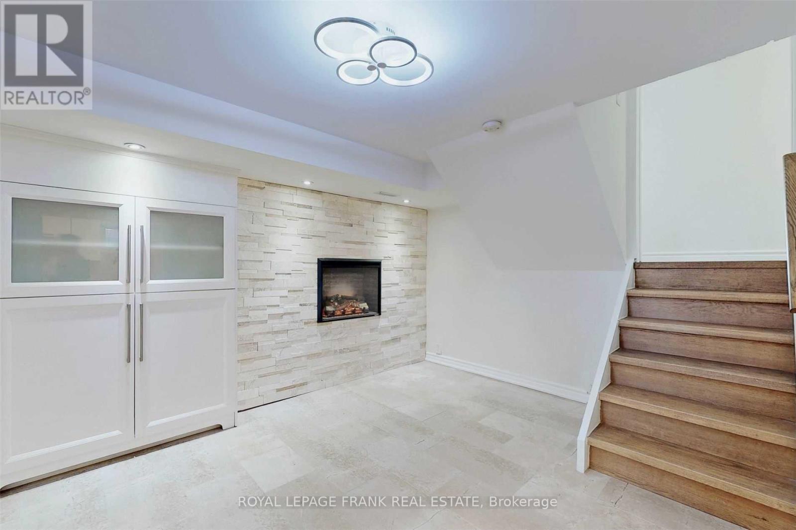 218 Harmony Road N, Oshawa, Ontario  L1G 6L5 - Photo 6 - E13038842