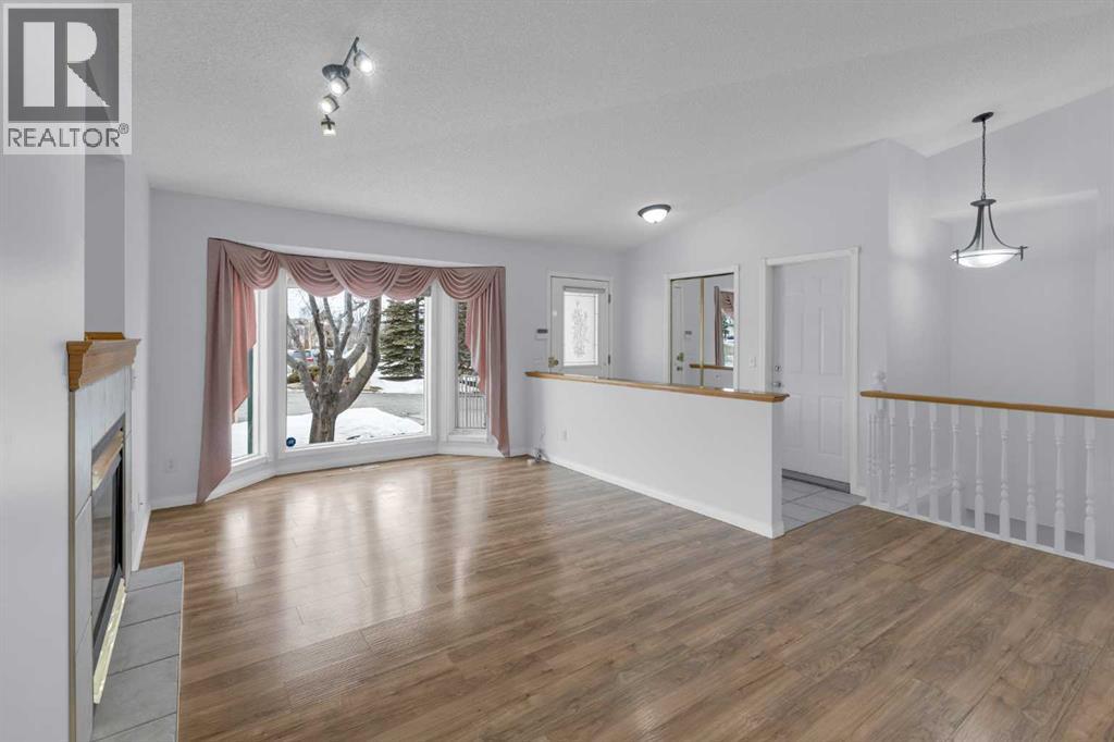 2, 200 Sandstone Drive NW, Calgary, Alberta  T3K 4N7 - Photo 6 - A2293170