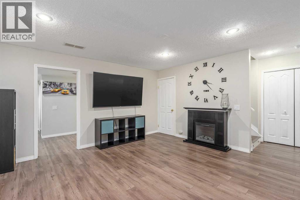 220 Douglas Glen Bay Se, Calgary, Alberta  T2Z 2M8 - Photo 23 - A2297250