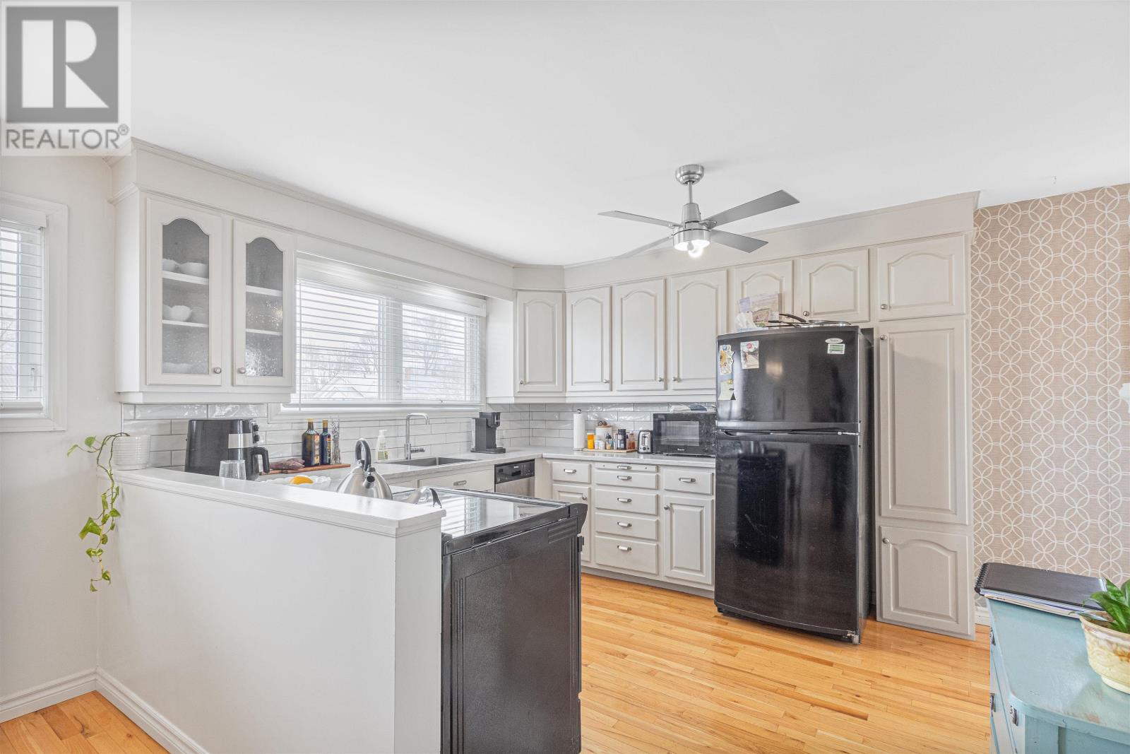 16 Donwood Drive, Charlottetown, Prince Edward Island  C1A 5L2 - Photo 7 - 202608401