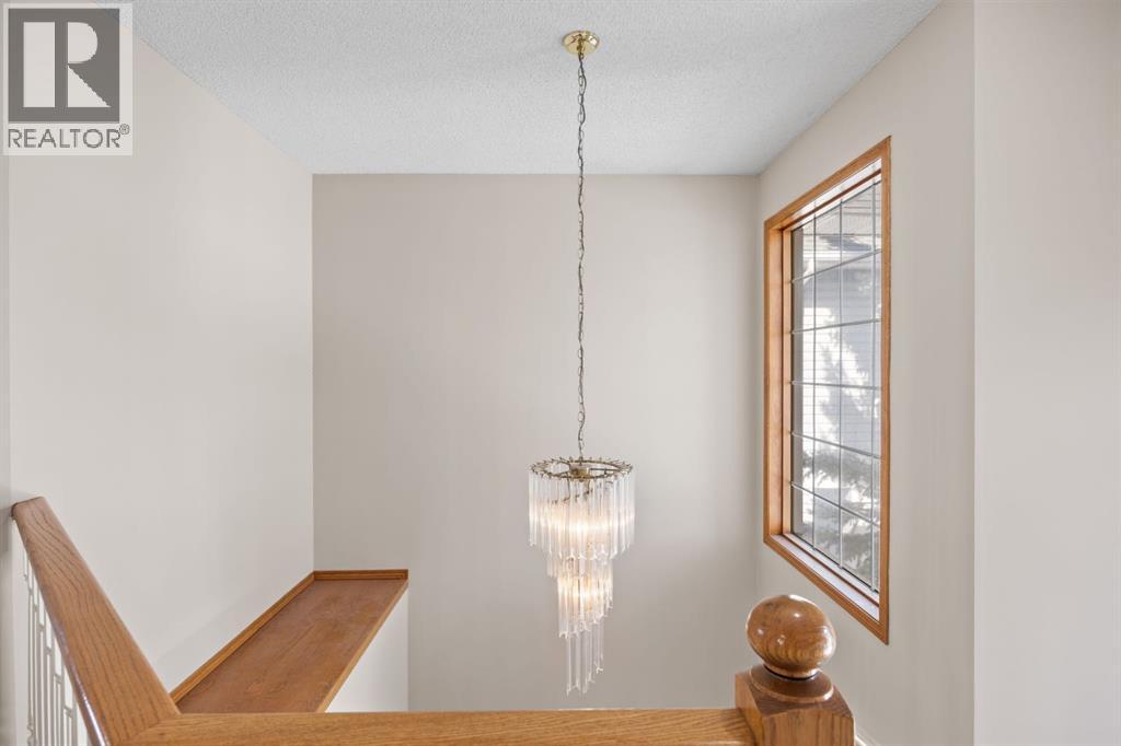 119 Valley Glen Bay Nw, Calgary, Alberta  T3B 5P9 - Photo 21 - A2303270