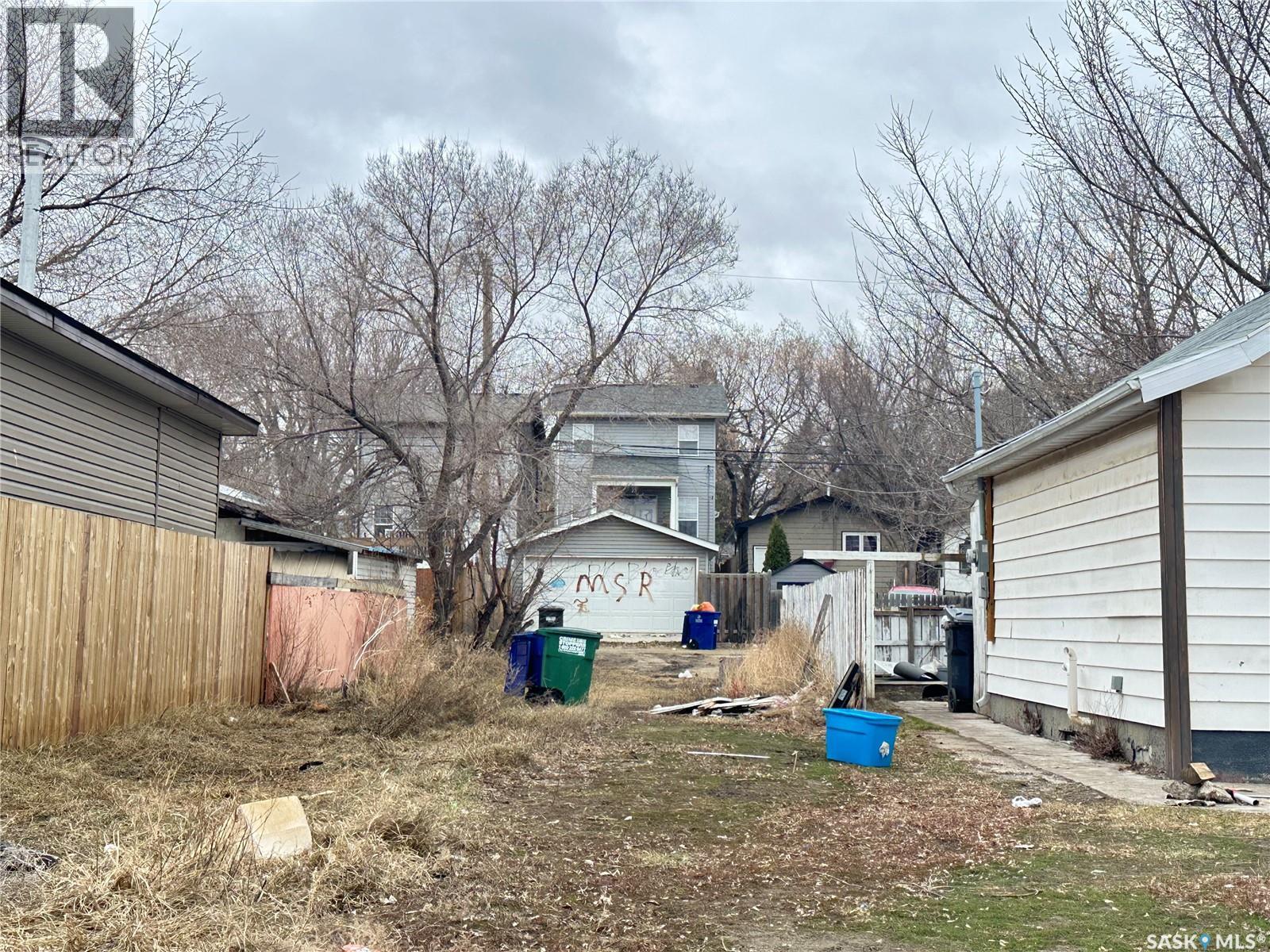 129 M Avenue S, Saskatoon, Saskatchewan  S7M 2K1 - Photo 2 - SK033714