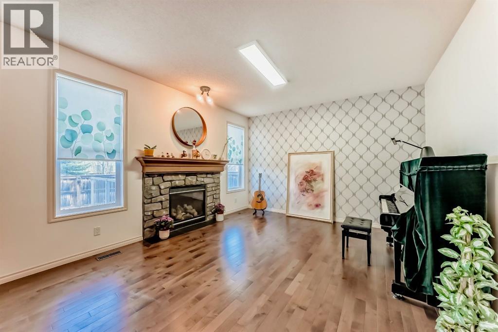 44 Aspen Hills Close SW, Calgary, Alberta  T3H 0C6 - Photo 9 - A2296039
