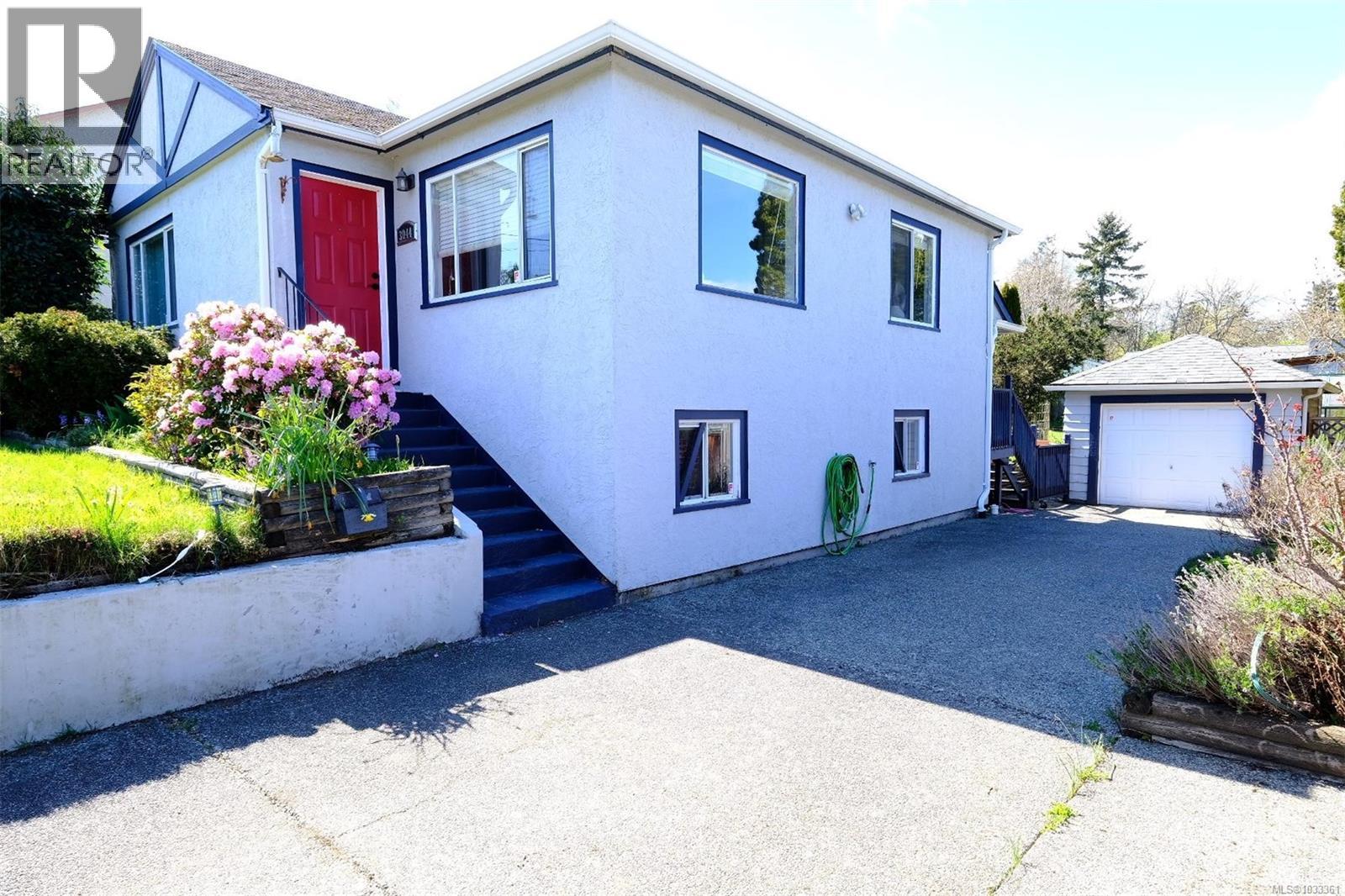 3044 Austin Ave, Saanich, British Columbia  V9A 2L2 - Photo 2 - 1033361